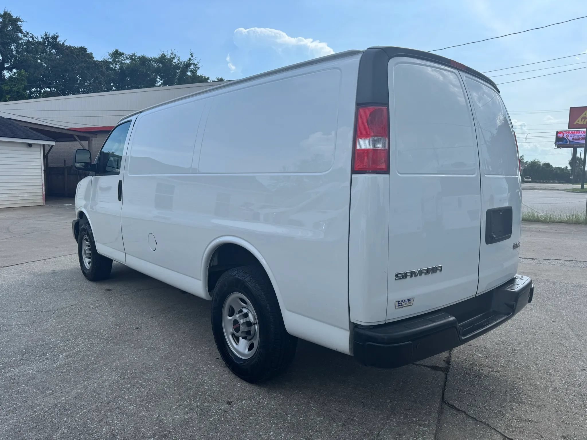Used 2023 GMC Savana 3500 w/ Driver Convenience Package RWD image 8