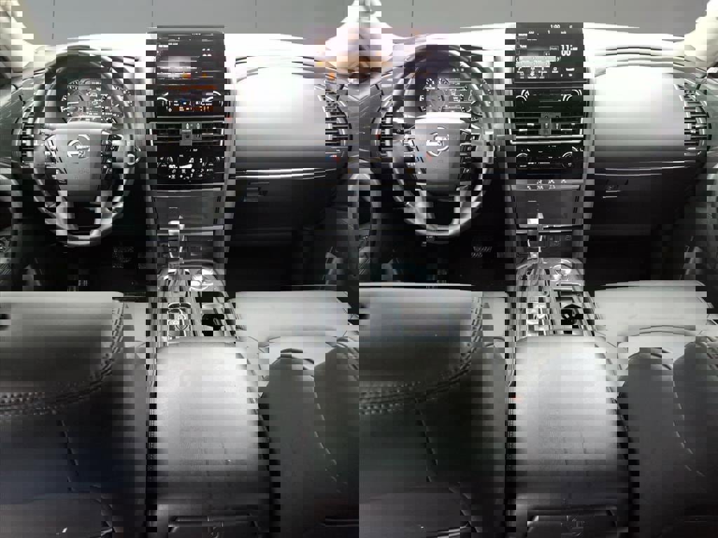 Used 2024 Nissan Armada SV image 8