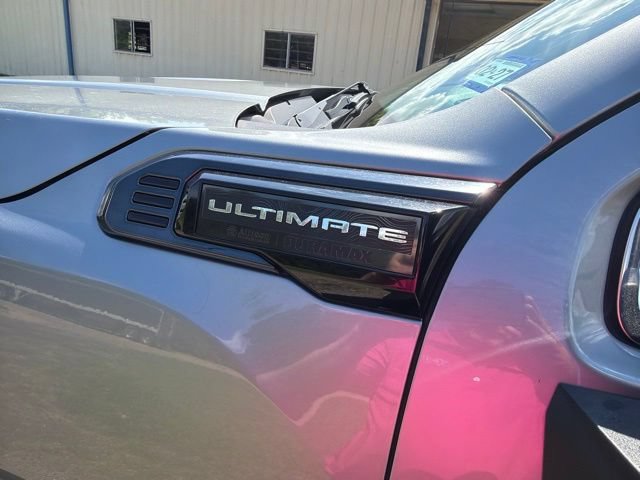 Used 2024 GMC Sierra 2500 Denali Ultimate AWD/4WD image 5