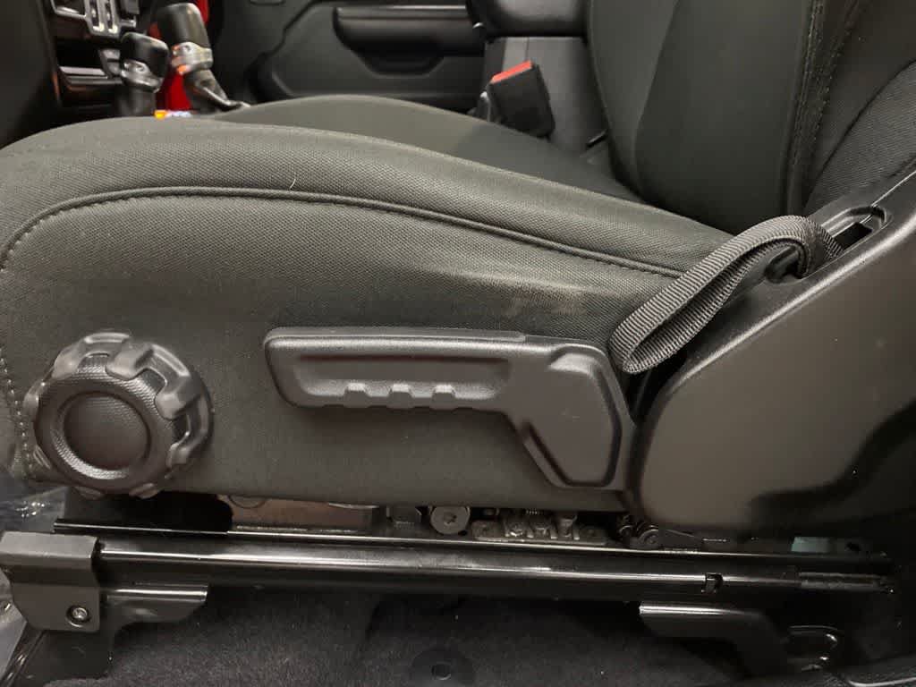 Used 2021 Jeep Wrangler Sport AWD/4WD image 13