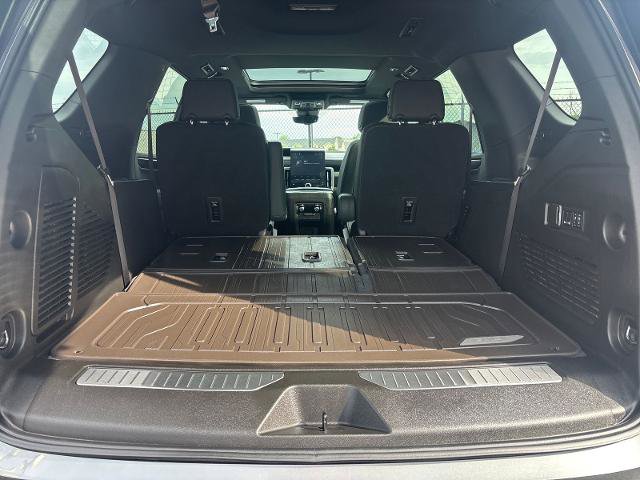 Used 2025 GMC Yukon AT4 w/ AT4 Premium Plus Package AWD/4WD image 12