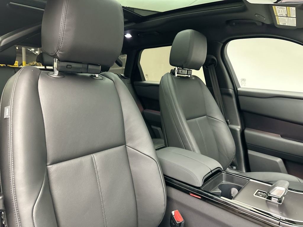 New 2026 Land Rover Range Rover Velar Dynamic SE image 5