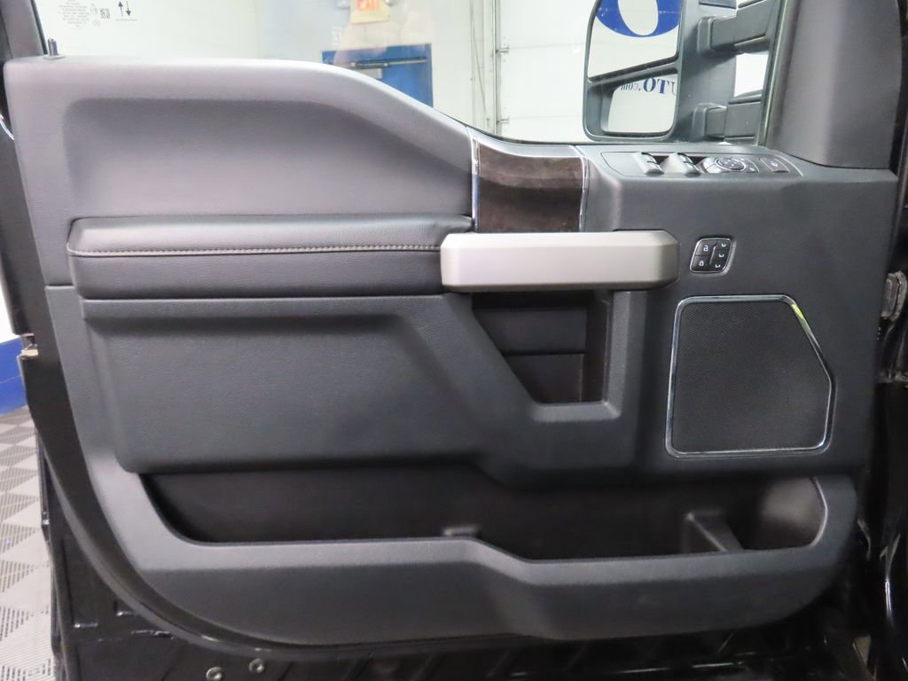 Used 2022 Ford F250 Lariat w/ Black Appearance Pkg AWD/4WD image 66