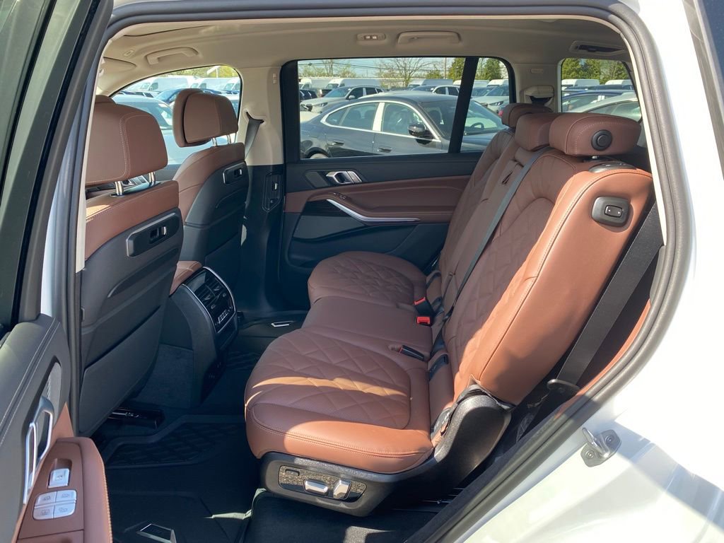 New 2027 BMW X7 xDrive40i AWD/4WD image 7