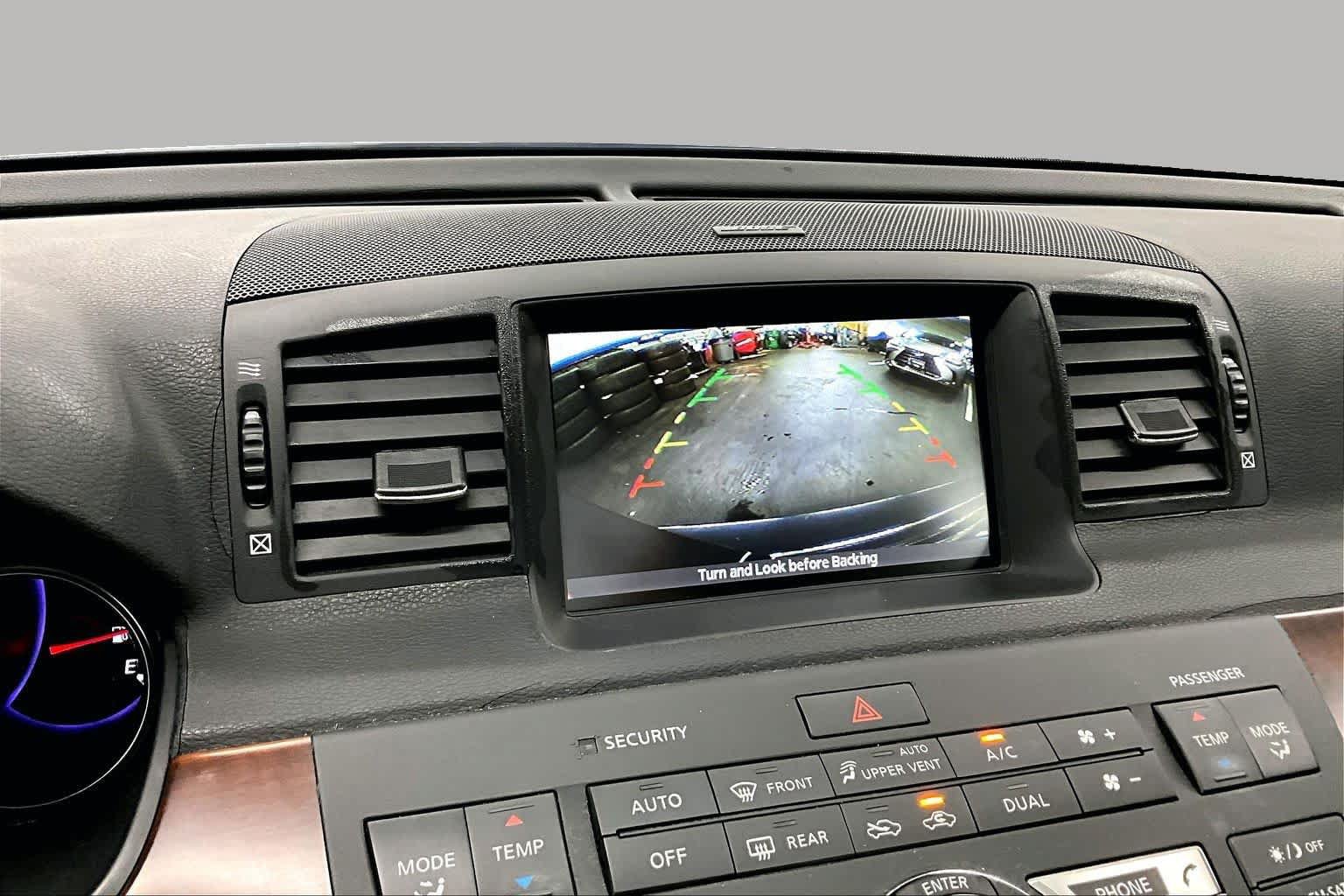Used 2010 INFINITI M35 w/ Technology Pkg RWD image 26