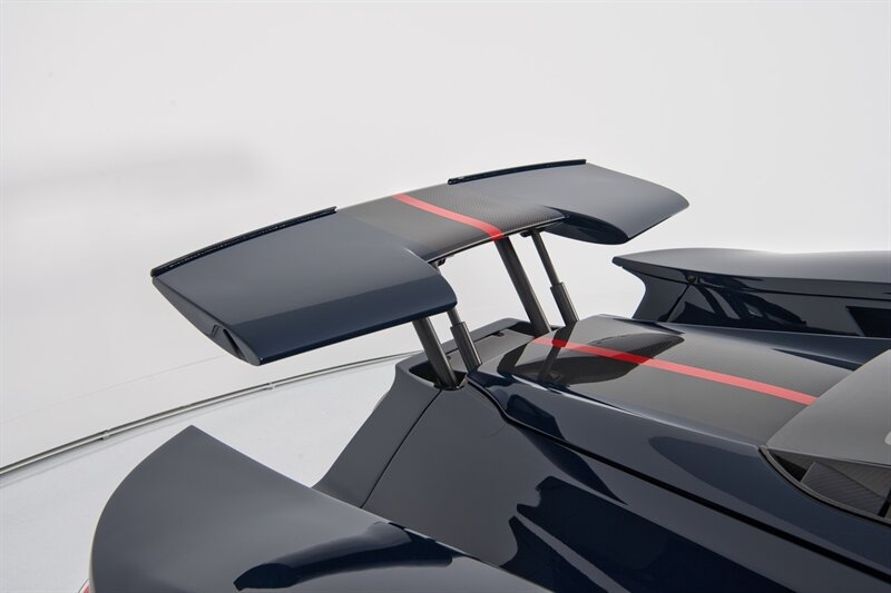 Used 2020 Ford GT Carbon Series RWD image 40