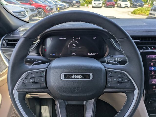Used 2024 Jeep Grand Cherokee Limited AWD/4WD image 23
