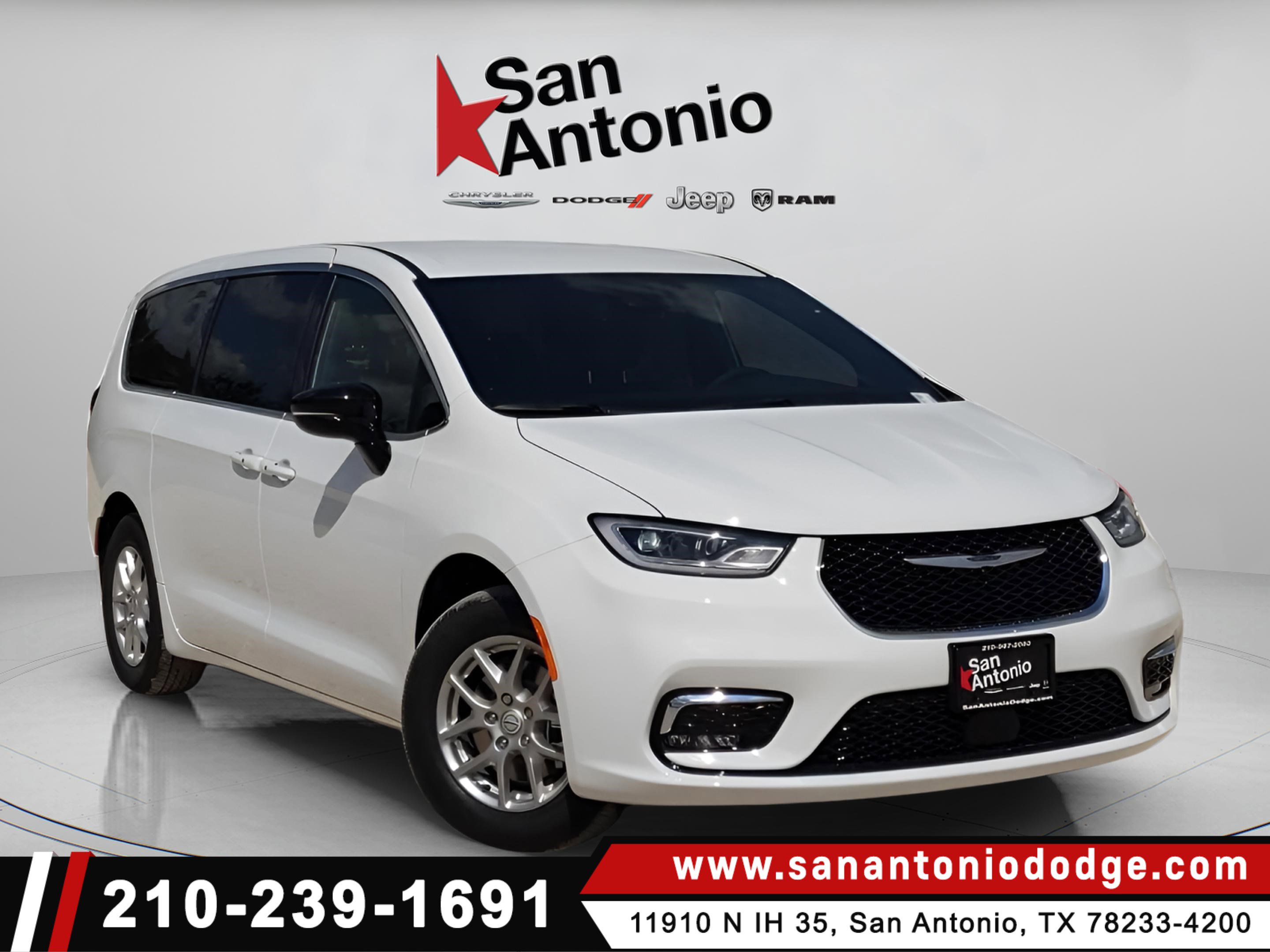 New 2026 Chrysler Pacifica Select