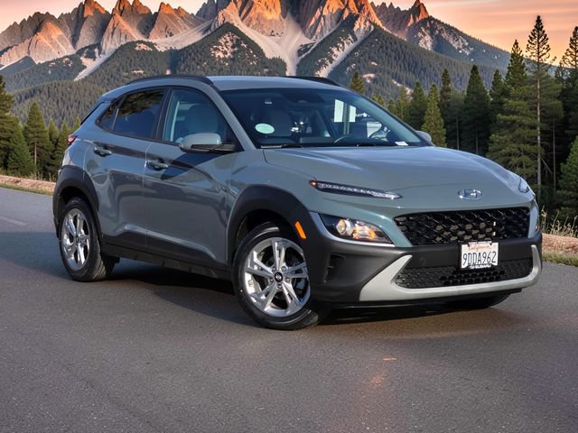 Used 2023 Hyundai Kona SEL FWD image 2