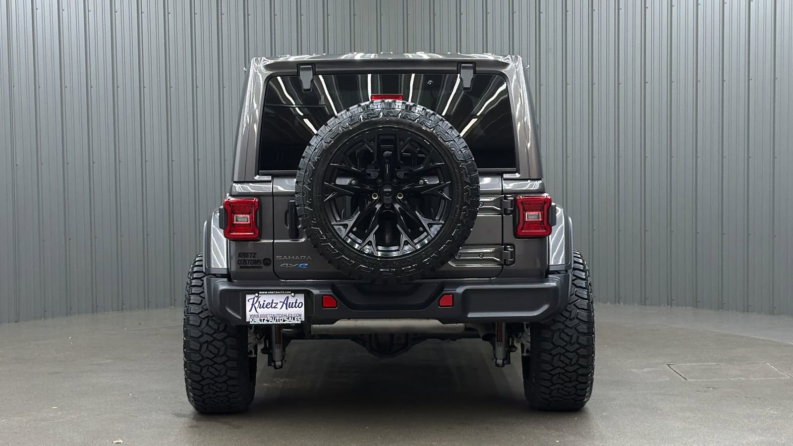 Used 2025 Jeep Wrangler Unlimited Sahara AWD/4WD image 4