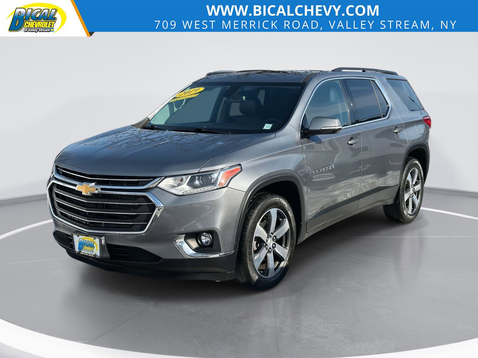 Used 2019 Chevrolet Traverse LT w/ LT Premium Package AWD/4WD image 1
