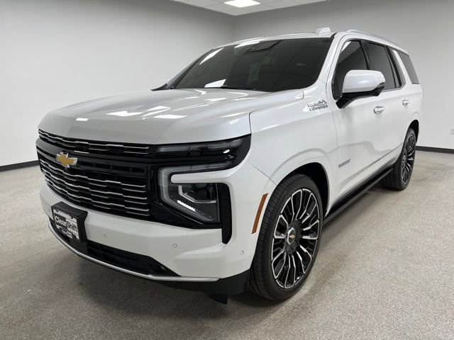Used 2025 Chevrolet Tahoe High Country AWD/4WD image 4