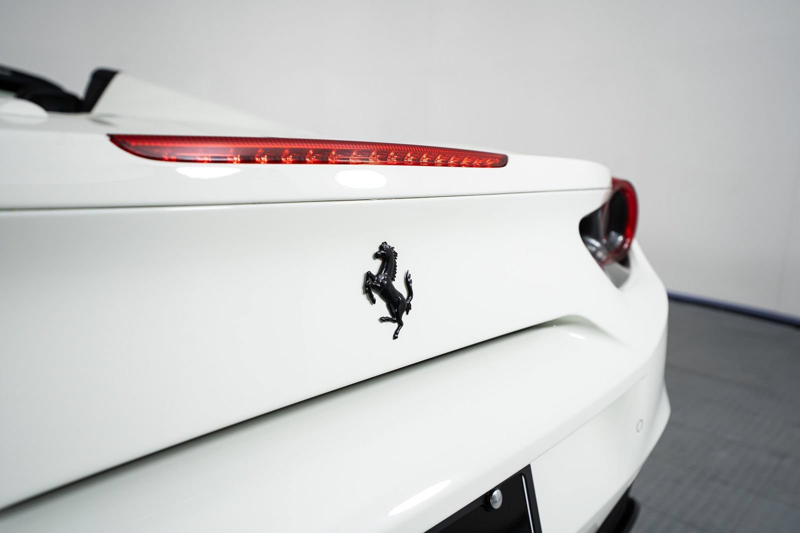 Certified 2019 Ferrari 488 Spider RWD image 8