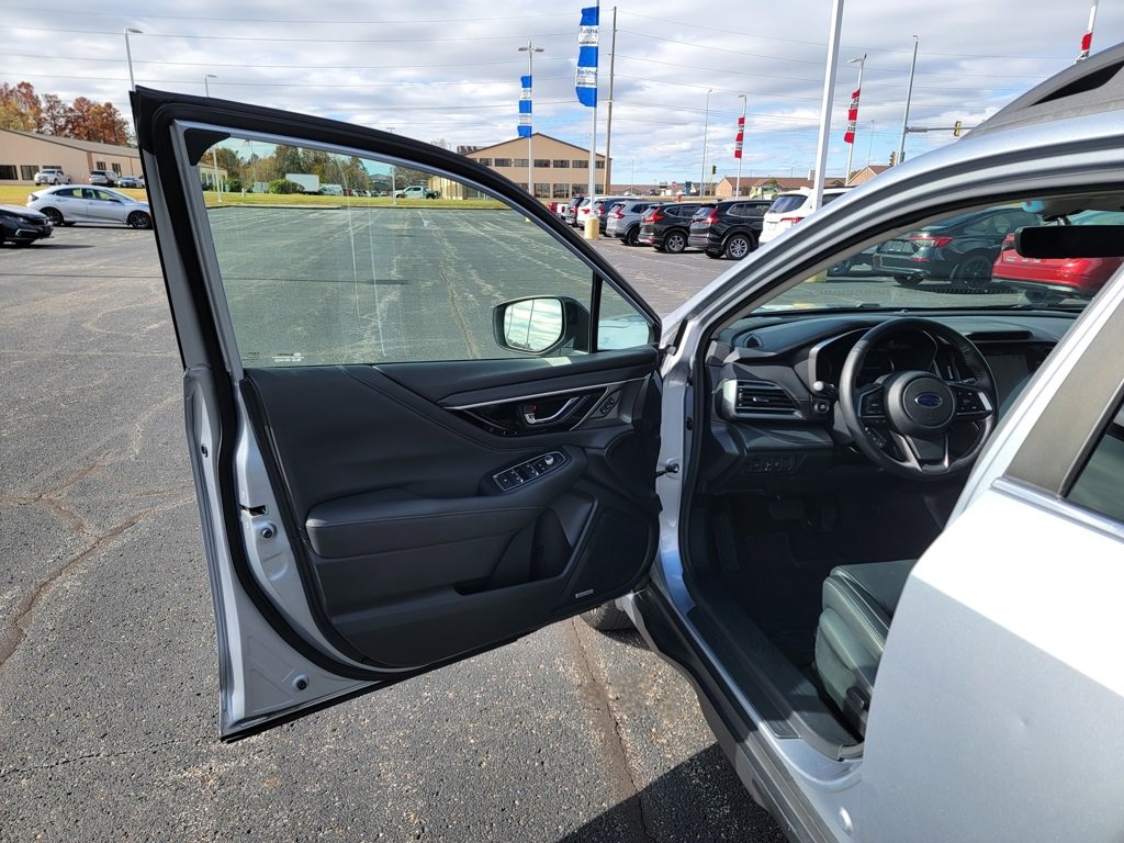 Used 2020 Subaru Outback Limited image 26