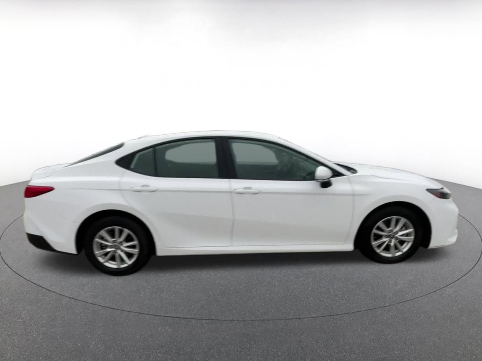 Used 2025 Toyota Camry LE image 16