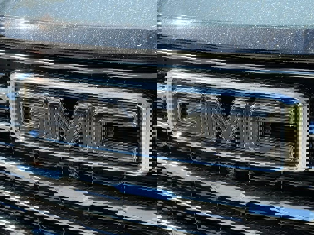 New 2026 GMC Yukon AT4 image 7