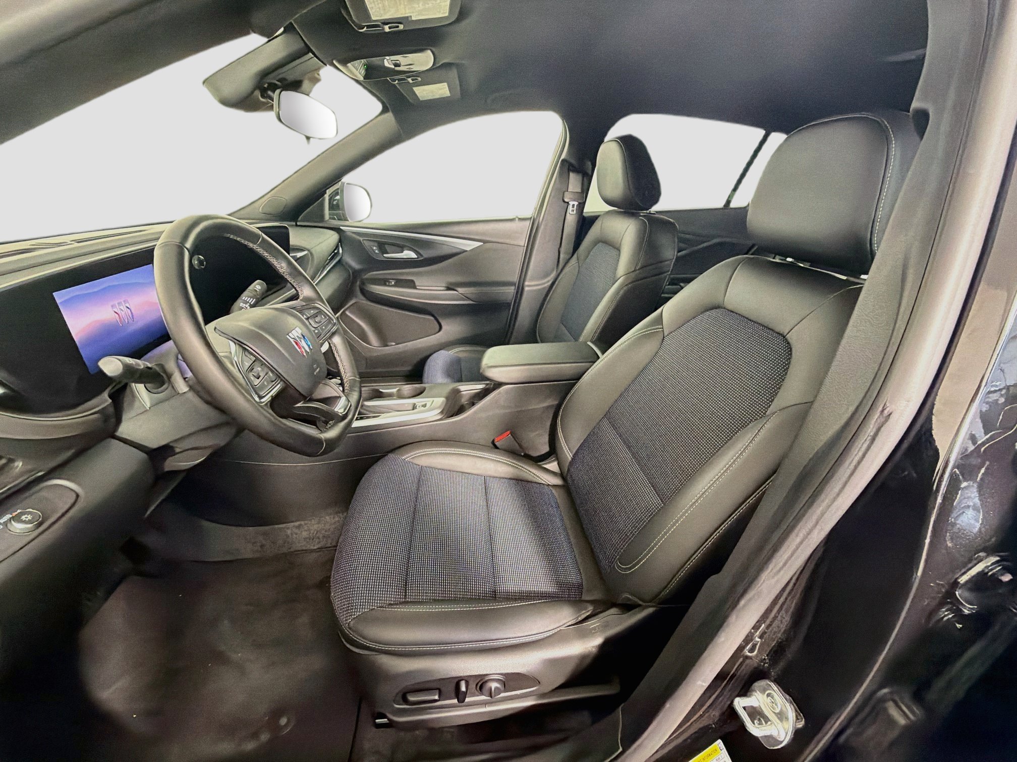 Used 2025 Buick Envista Preferred w/ Convenience I Package FWD image 13