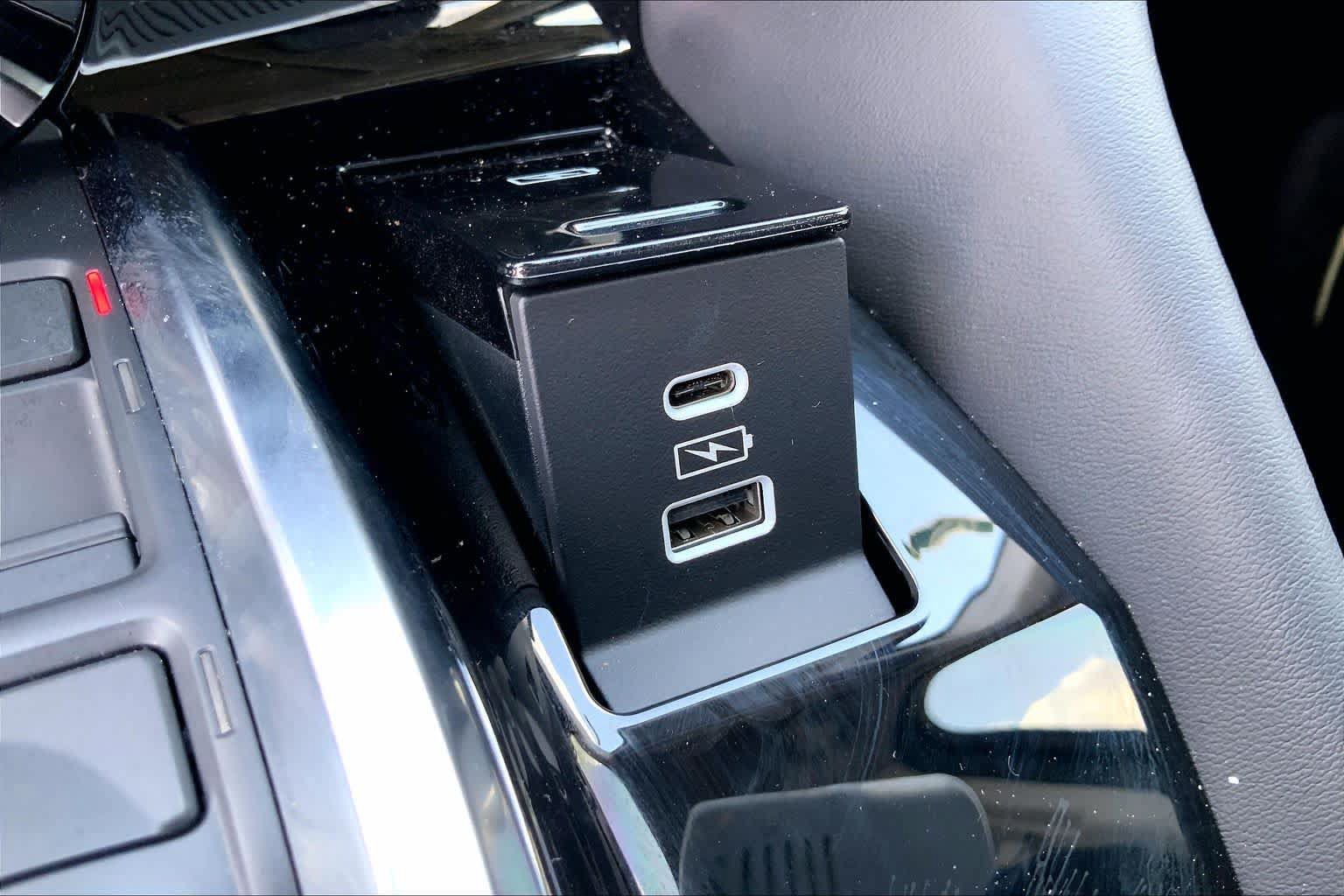 Used 2026 Acura MDX w/ Technology Package FWD image 32