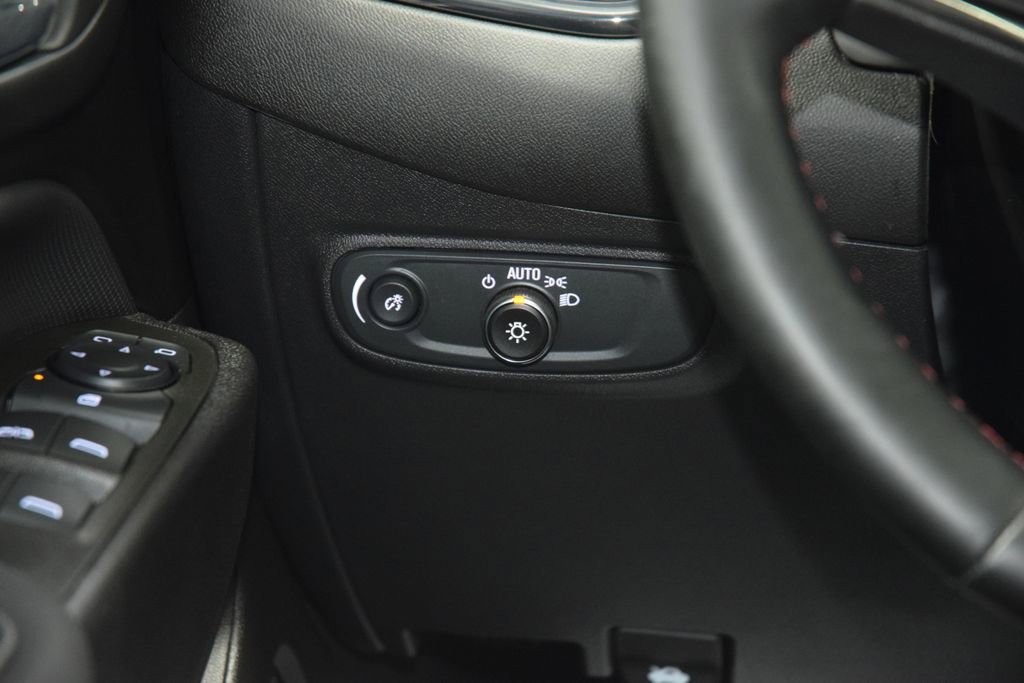 Used 2024 Chevrolet Equinox RS w/ RS Leather Package image 35