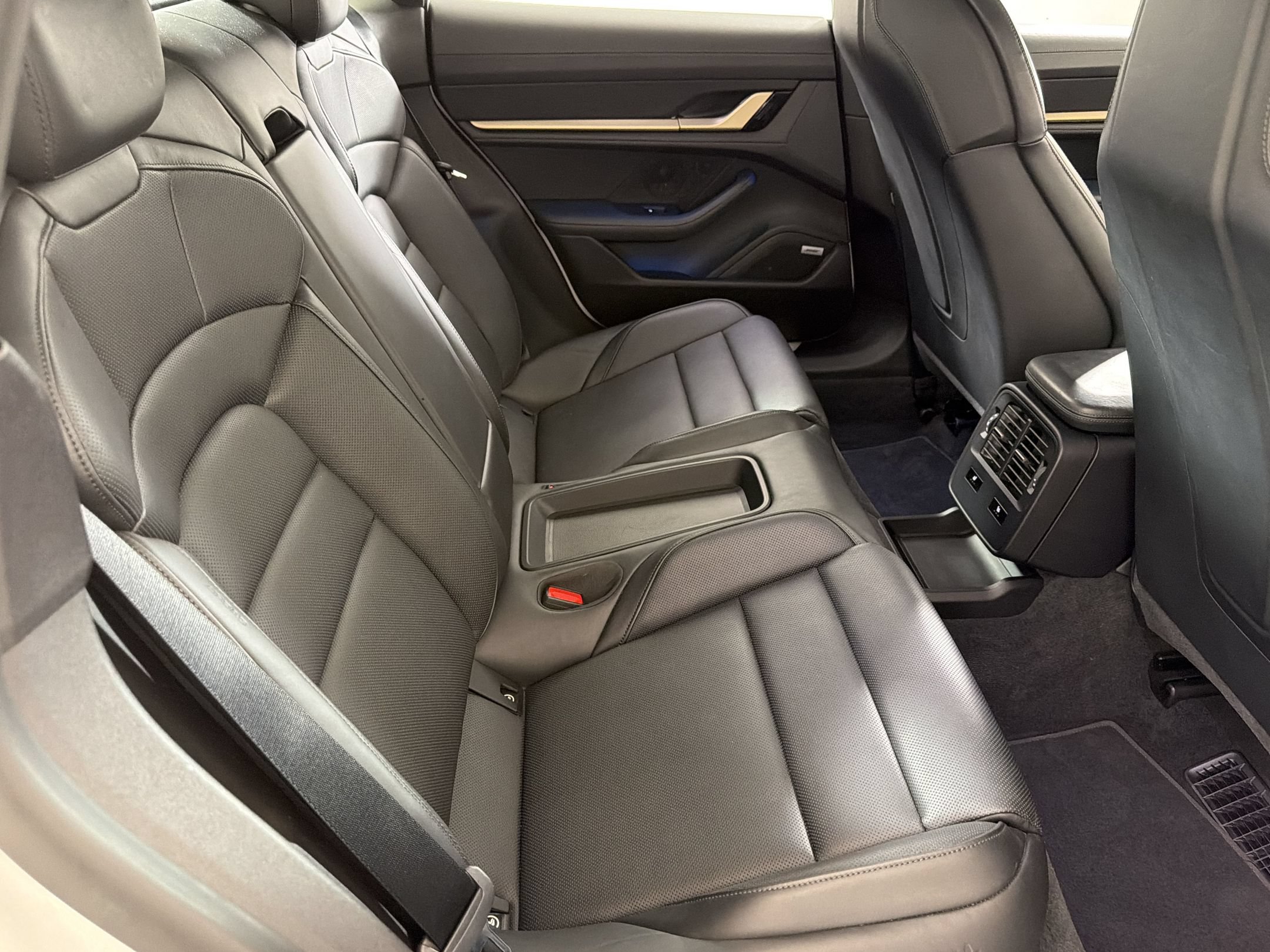 Certified 2020 Porsche Taycan 4S AWD/4WD image 30