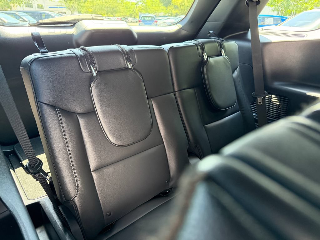 Used 2020 Ford Explorer XLT w/ Equipment Group 202A RWD image 9