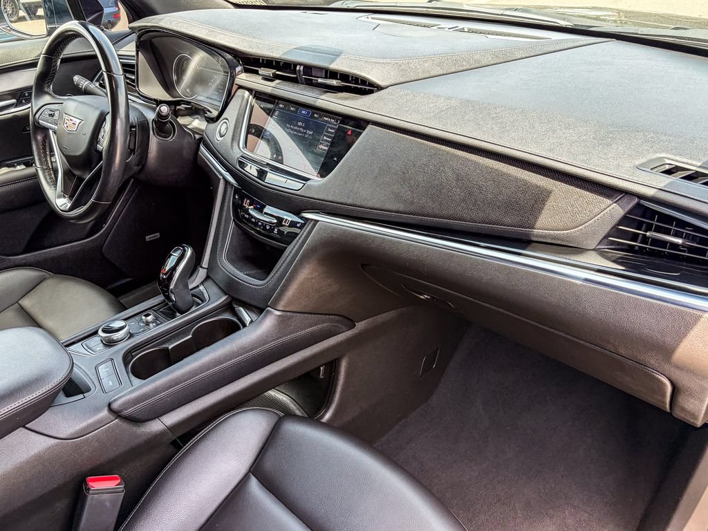Certified 2023 Cadillac XT6 Luxury FWD image 29