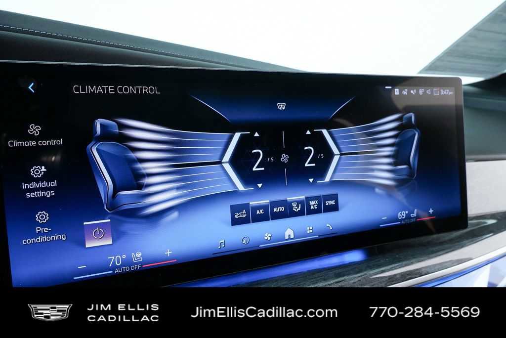 Used 2023 BMW 760i xDrive image 15