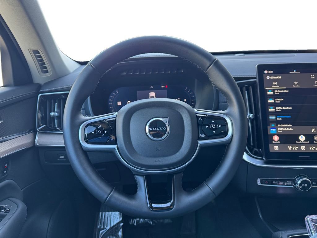 Used 2025 Volvo XC90 B5 Plus image 12