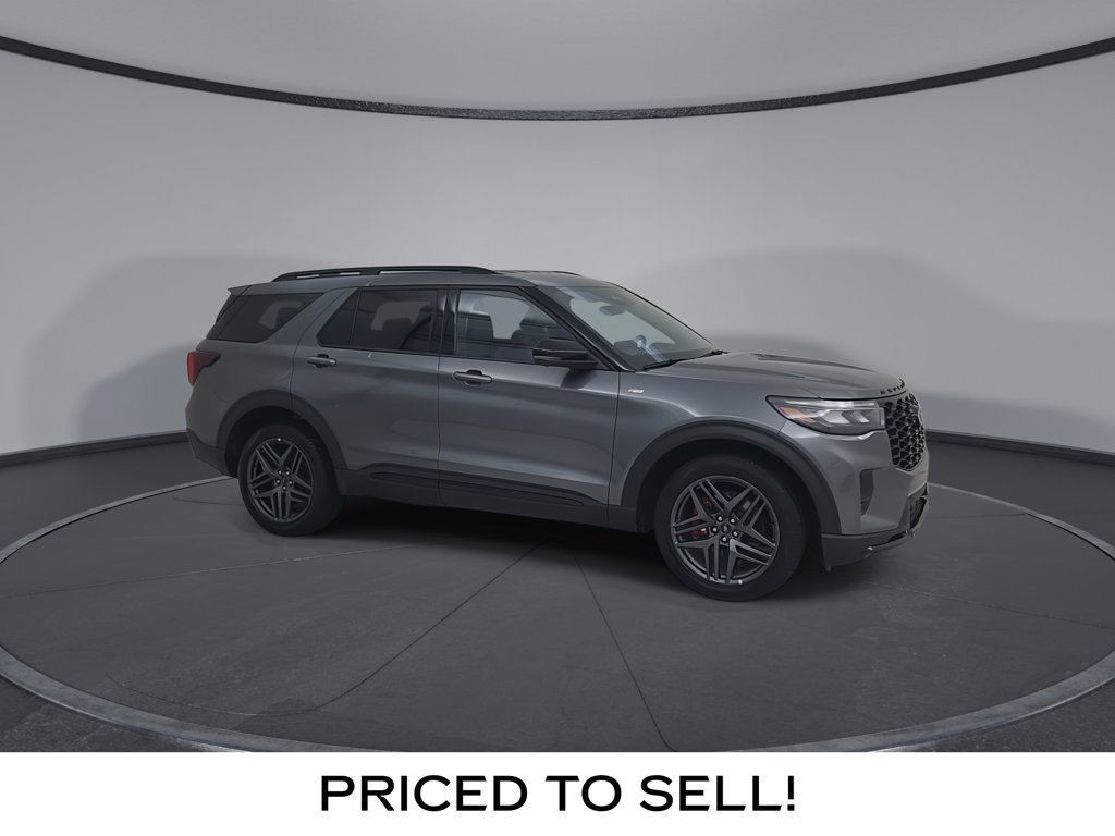 Used 2025 Ford Explorer ST-Line w/ ST-Line Street Pack AWD/4WD image 2