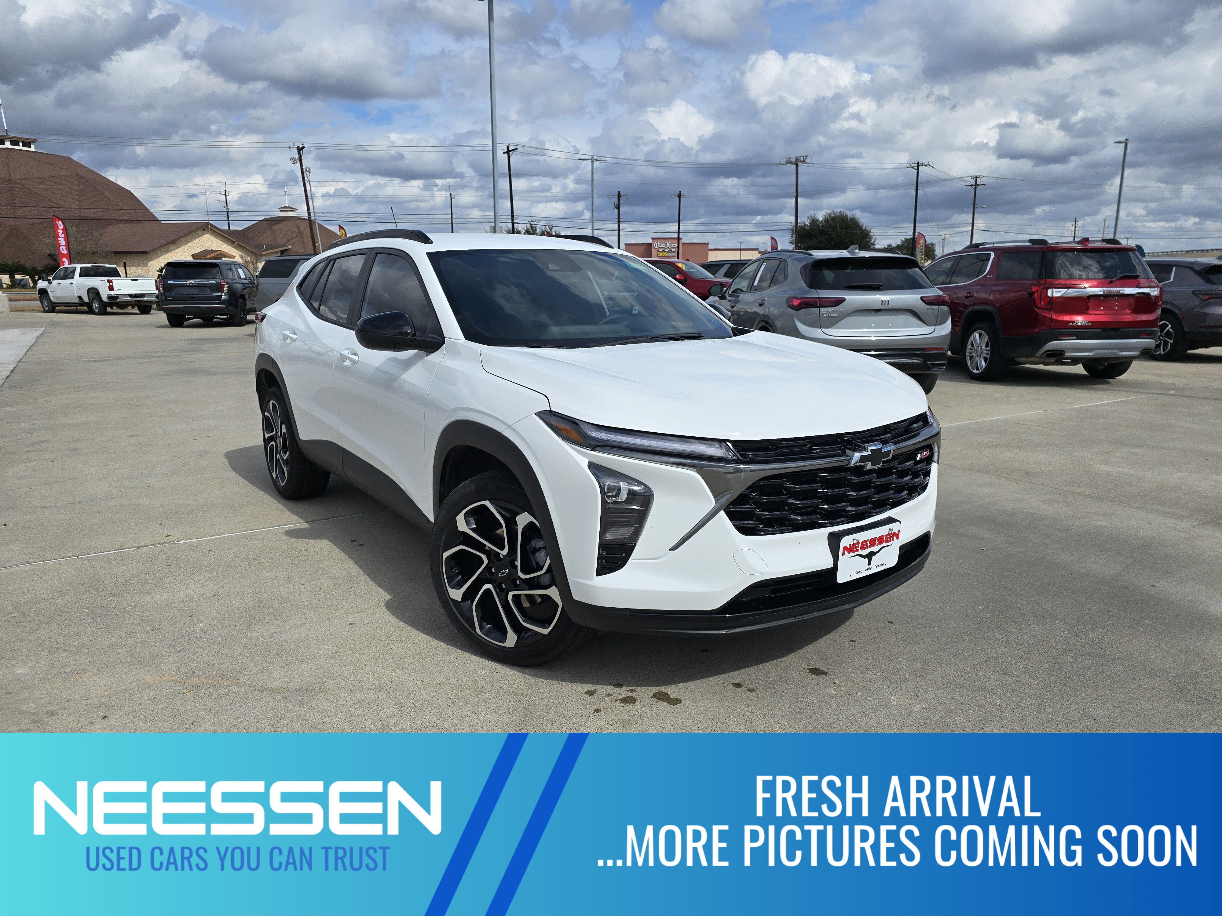 Used 2025 Chevrolet Trax RS