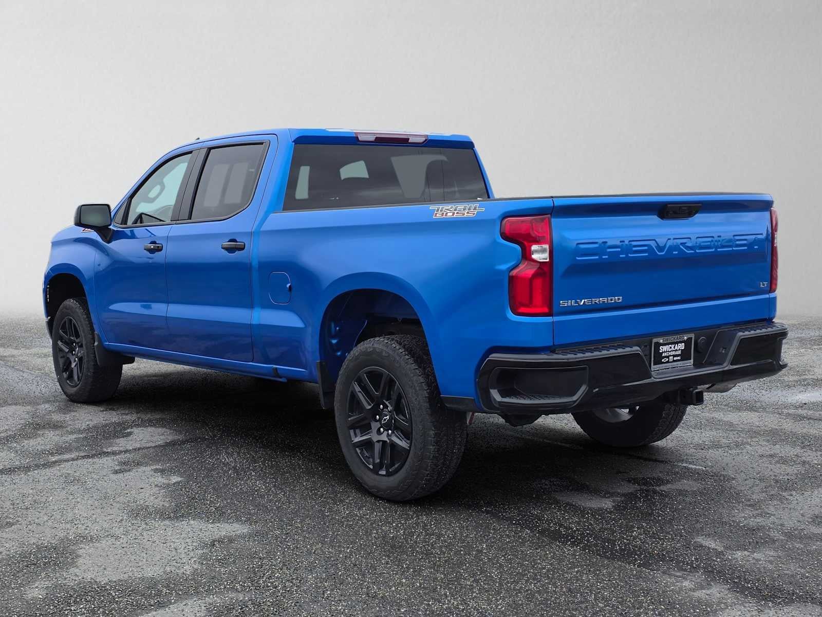 Used 2025 Chevrolet Silverado 1500 LT Trail Boss AWD/4WD image 5