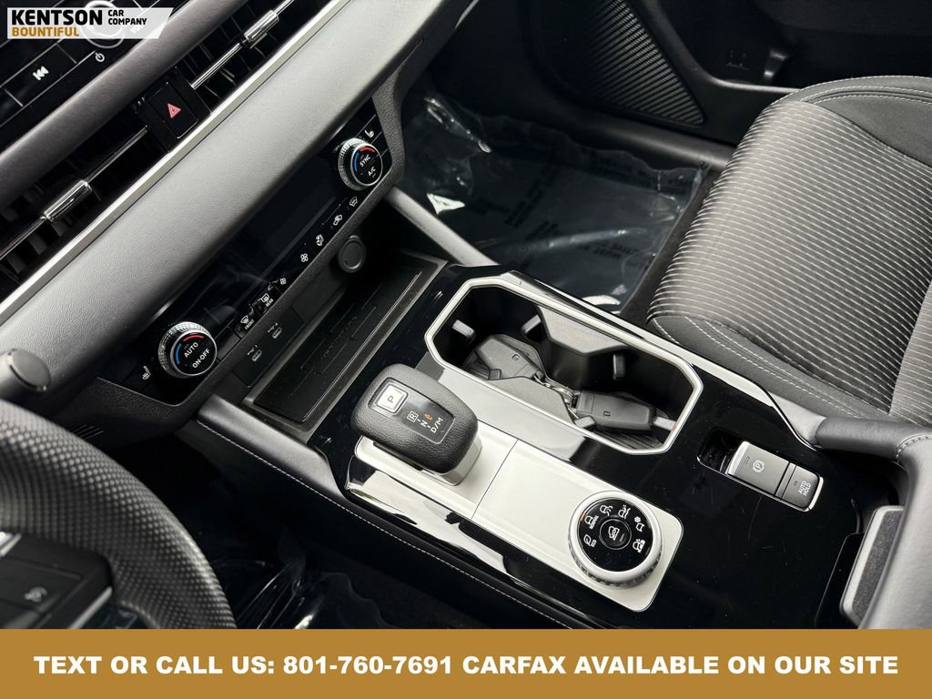 Used 2025 Mitsubishi Outlander ES image 25