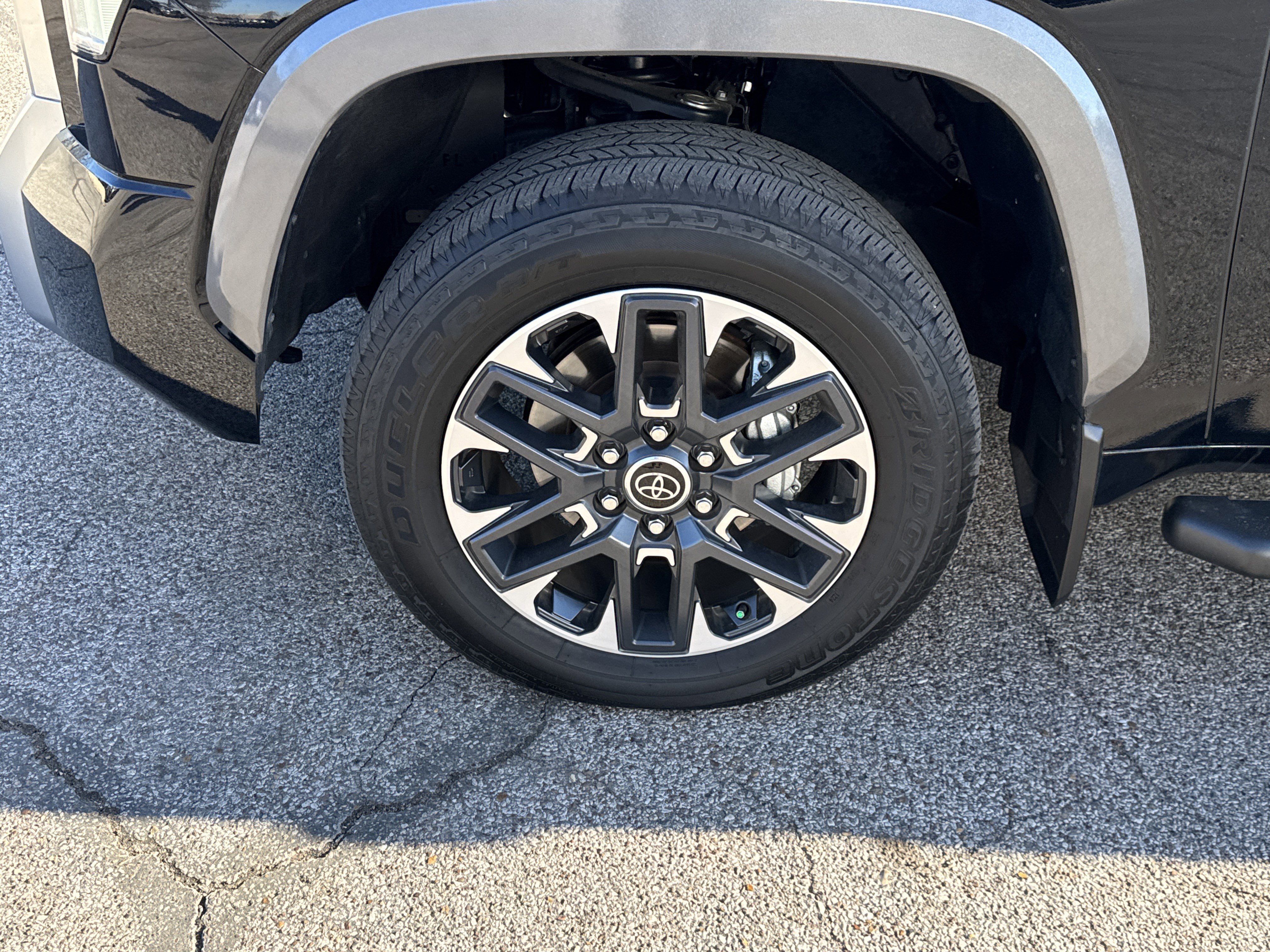 Used 2024 Toyota Tundra Limited image 9