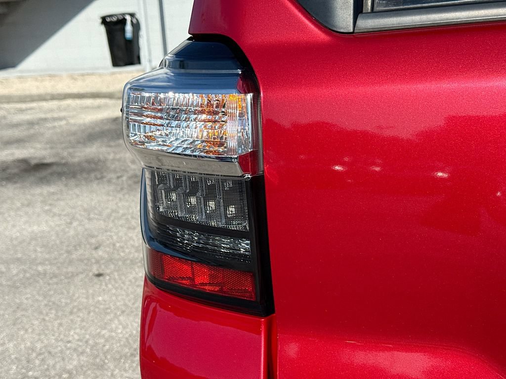 Used 2021 Toyota 4Runner SR5 AWD/4WD image 11