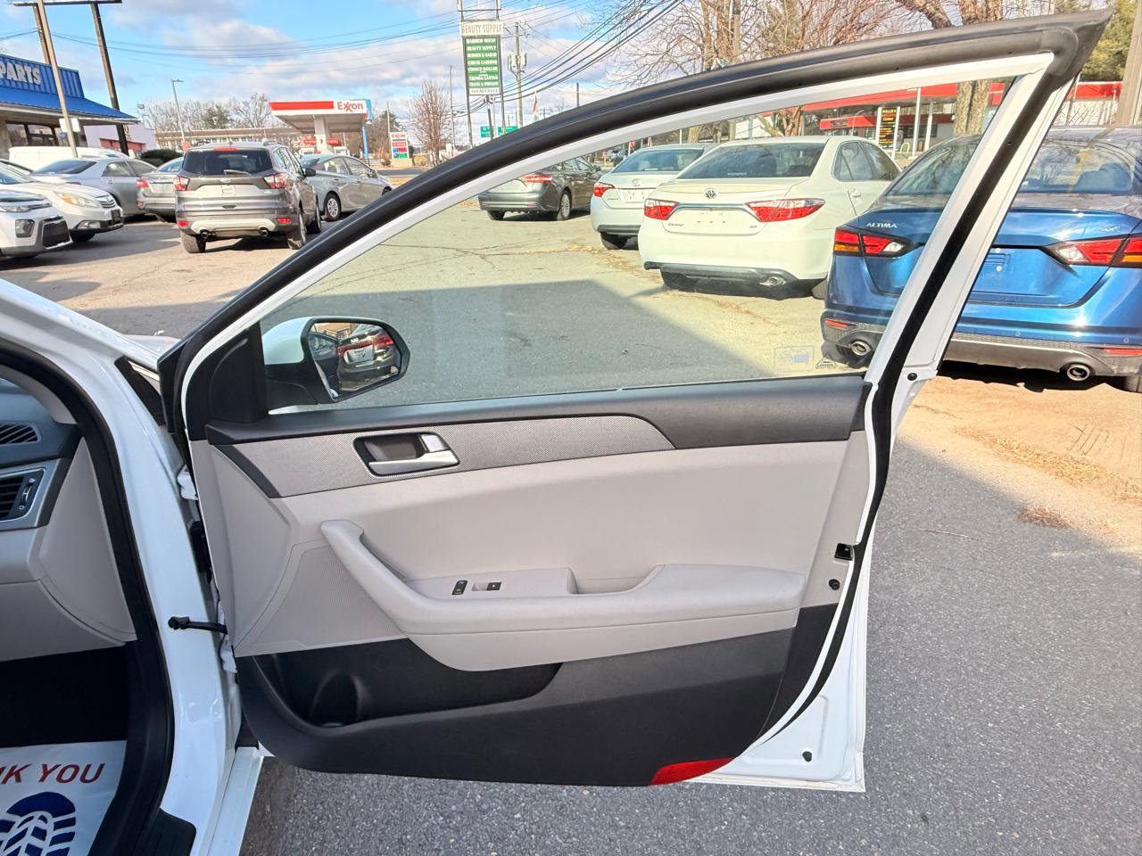 Used 2015 Hyundai Sonata SE image 23