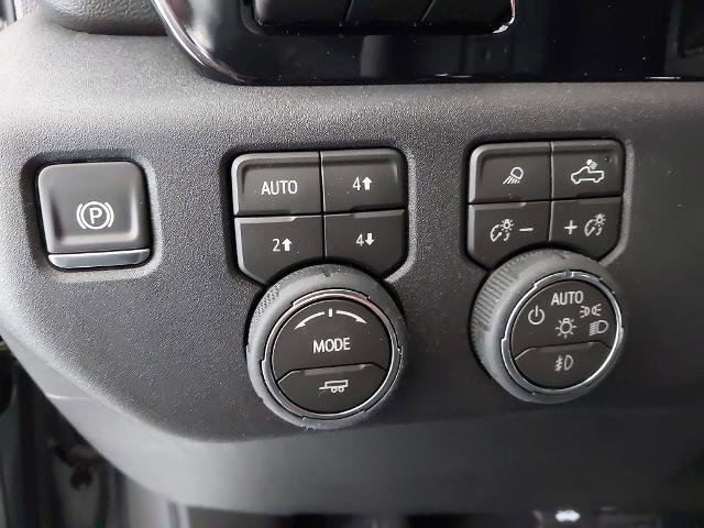 New 2026 Chevrolet Silverado 1500 LTZ w/ LTZ Premium Package AWD/4WD image 24