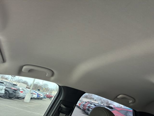 Used 2022 Chevrolet Bolt EUV LT w/ Comfort Package image 13