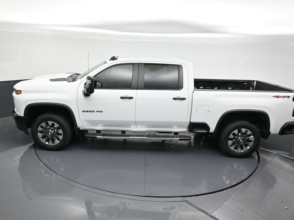 Used 2023 Chevrolet Silverado 2500 Custom w/ Custom Convenience Package AWD/4WD image 18