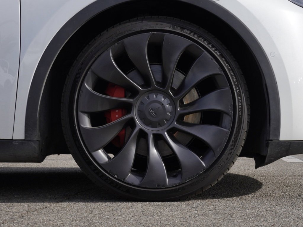 Used 2022 Tesla Model Y Performance image 9