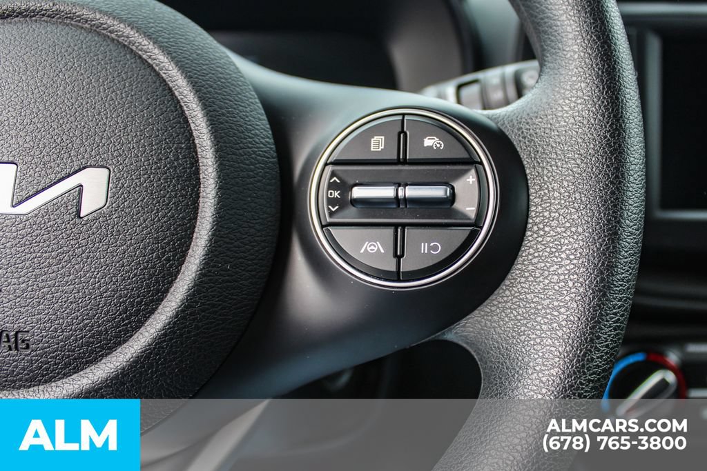 Used 2025 Kia Soul LX w/ LX Technology Package FWD image 27