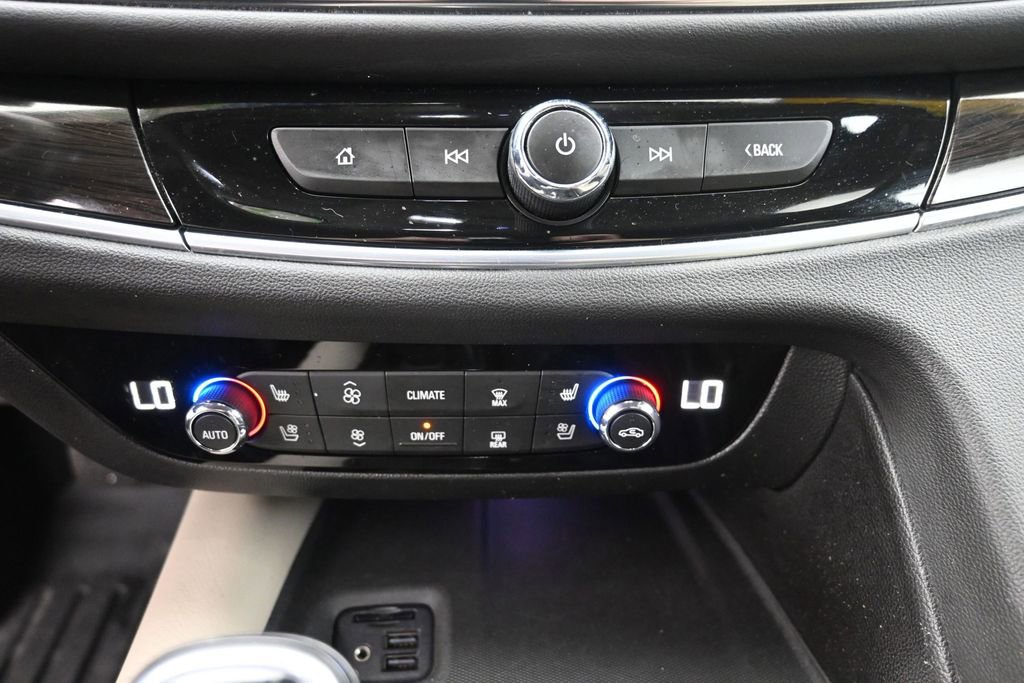Used 2021 Buick Enclave Premium w/ Surround and Sites Package AWD/4WD image 19