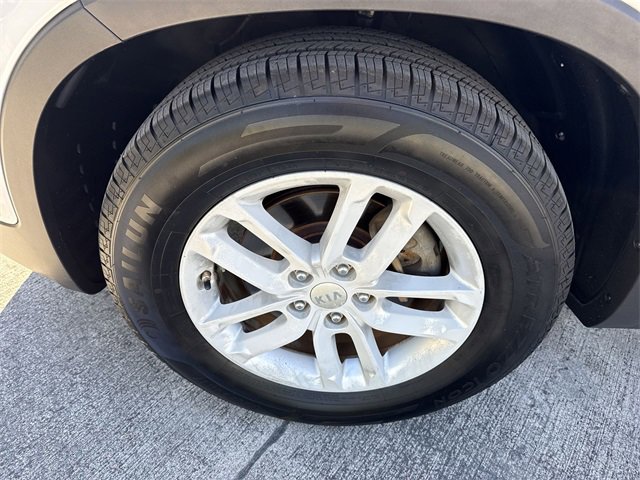 Used 2014 Kia Sorento LX image 10