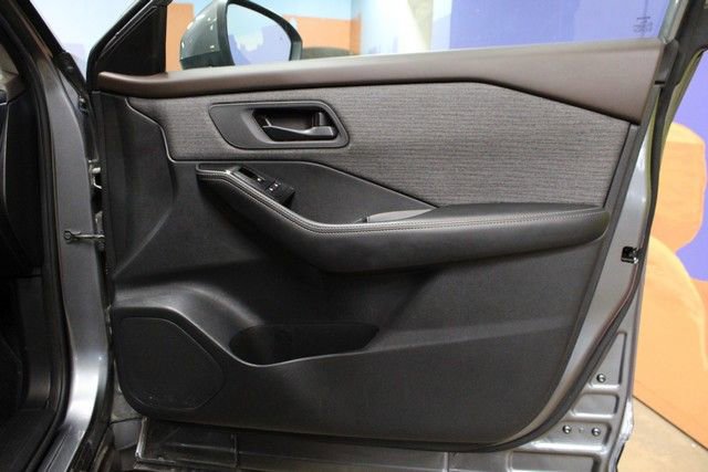 Used 2021 Nissan Rogue S FWD image 9