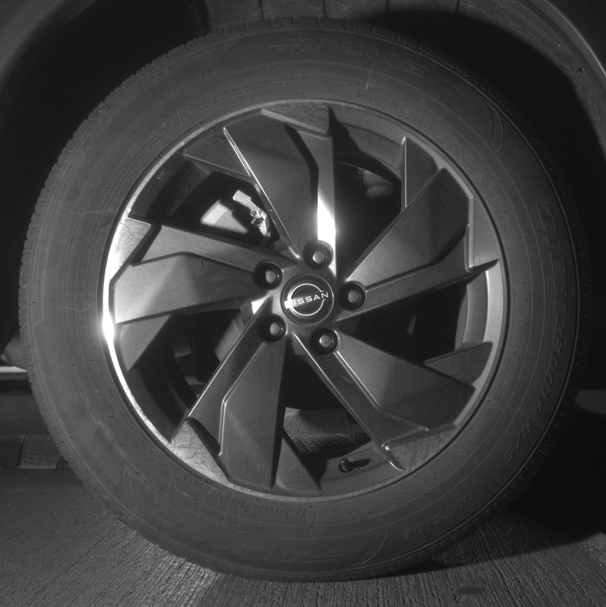 Used 2025 Nissan Rogue SV FWD image 15