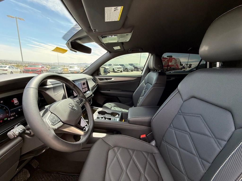 Used 2025 Volkswagen Atlas Cross Sport SE FWD image 17