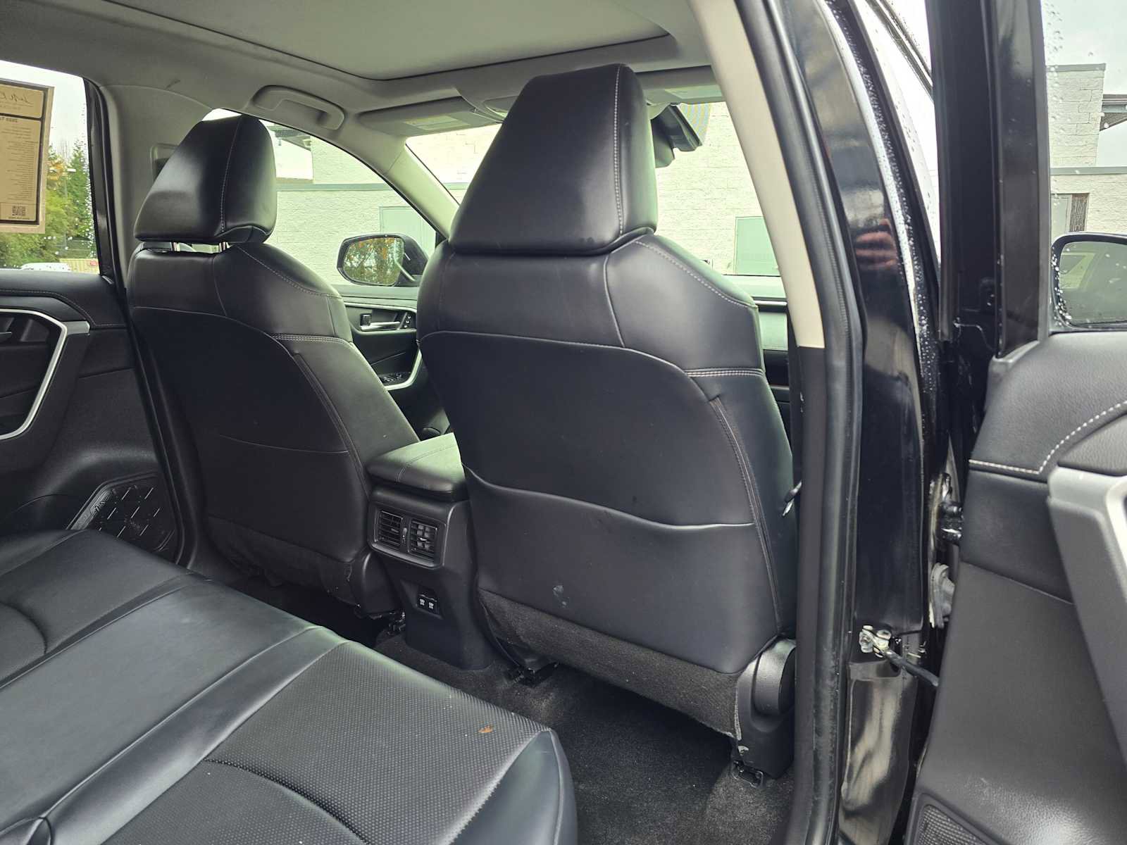 Used 2020 Toyota RAV4 Limited image 15