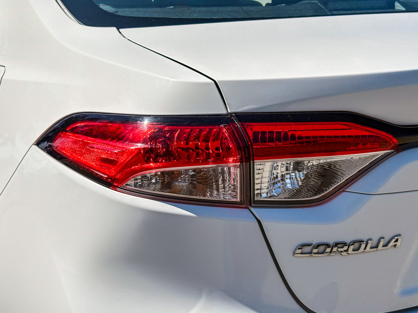 Used 2024 Toyota Corolla LE FWD image 9