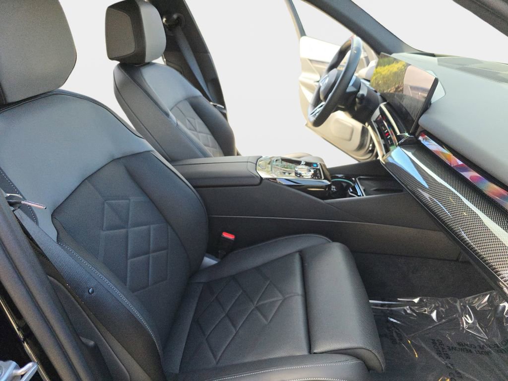 Used 2025 BMW i5 M60 w/ Executive Package image 12