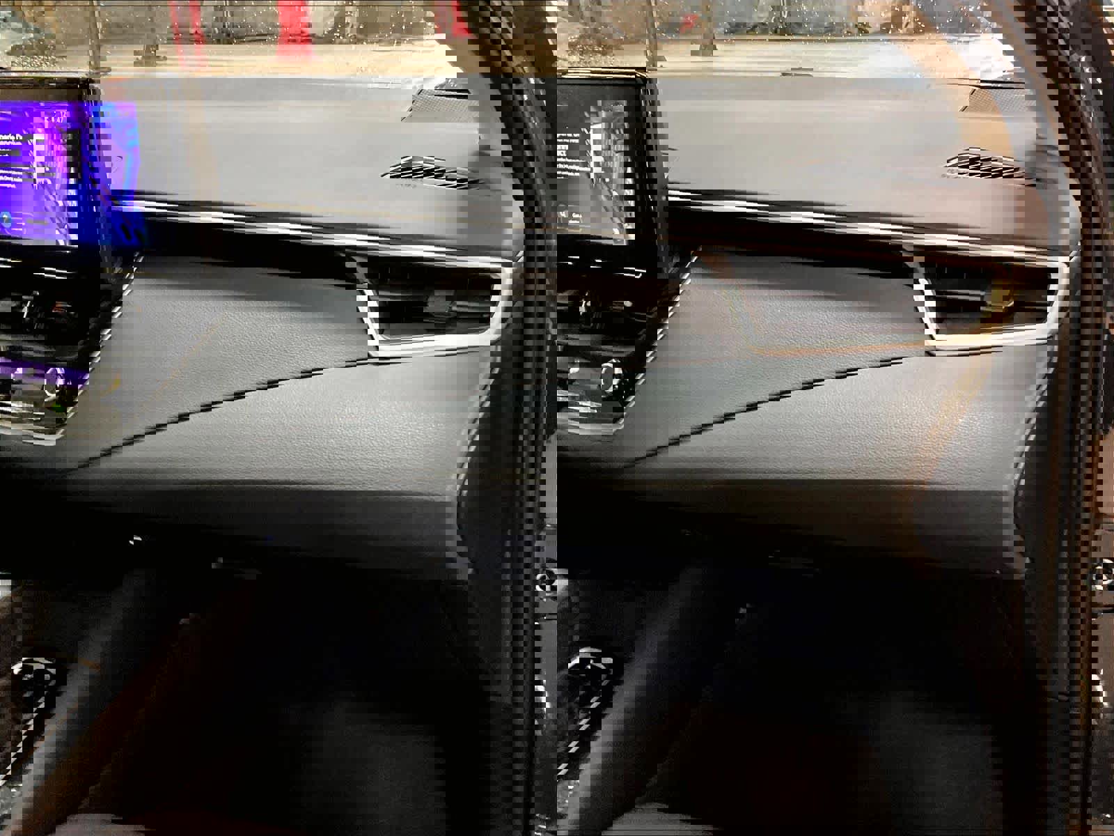 Used 2025 Toyota Corolla LE image 13