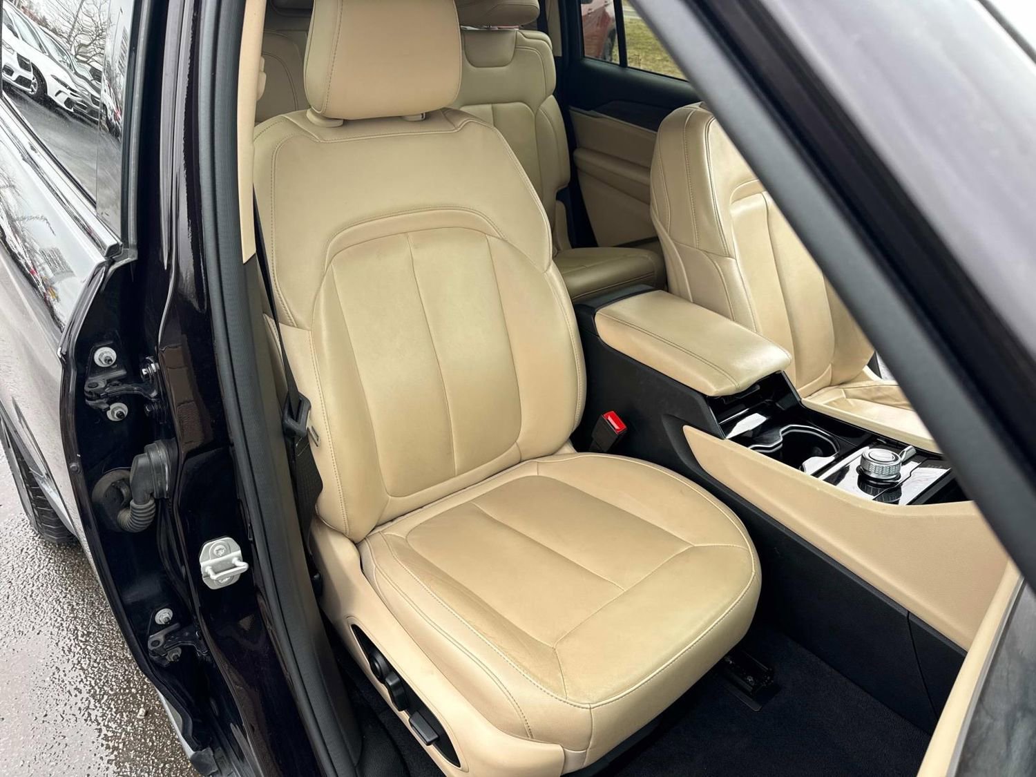 Used 2022 Jeep Grand Cherokee L Limited image 25